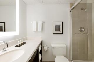 Cozy Two Room Suite with Modern Touches and Pool - 4