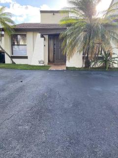 Cozy 2 Bedroom Modern Farmhouse in Miami - Tamiami - 6