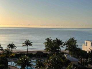7th FL Ocean view spacious 1 bedroom - Hollywood - 1