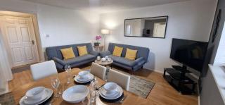 Modern 2 Bedroom Apartment - 6
