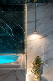 Noho Acropolis Suites x Elise , Olivia - 3