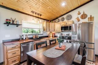 Arkansas Retreat with Deck, Fire Pit and Mtn Views! - 9