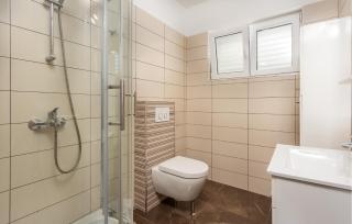 Beautiful Apartment In Crikvenica - Crikvenica - 4