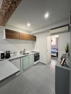 Charmant T2 avec Cour Privée au coeur du Panier- Vieux Port - Marseille - 2