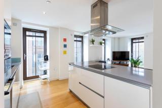 Serene Cityscape - 2BR Luxury Westminster Apartment - Londra - 2