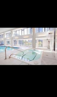Spacious 2 Bedroom plus Den, 2 Bath, Sleeps 5 with Balcony and Lakeview Downtown Toronto Condo - 8