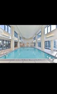 Spacious 2 Bedroom plus Den, 2 Bath, Sleeps 5 with Balcony and Lakeview Downtown Toronto Condo - 7