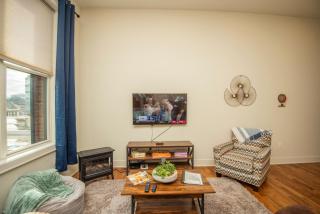 Cooper Corner: *OldCity*FreeParking*SelfCheckIn* - Knoxville - 6