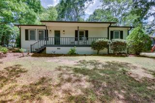 Pet-Friendly Athens Stay, Sanford Stadium 3 Mi - 8