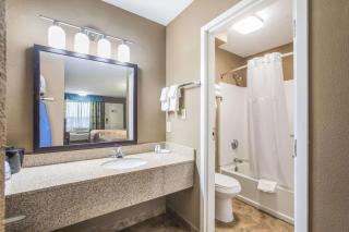 Premier Extended Stay - Kennesaw - 1