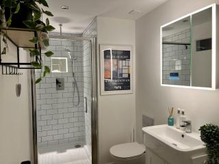 Peterswell Holiday Cottage - 1