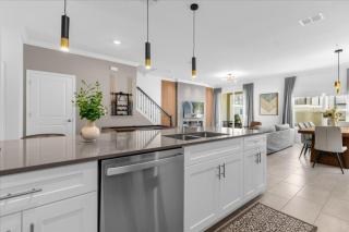 5 Bedrooms- 4 Bathrooms- Storey Lake 2612 Rt - Kissimmee - 3