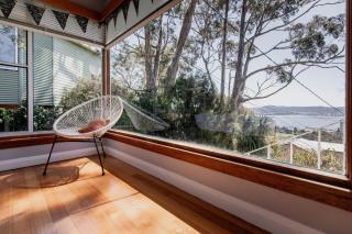 Hillside Retreat in Hobart - Sandy Bay - 6