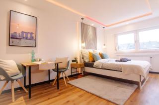 Shiny Singapore Room - Homestay - Doppelzimmer mit Gemeinschaftsbad - Colonia - 8