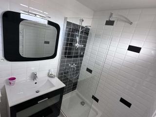 Beau T3 avec terrasse, proche du centre, climatisé, à 10 min des Thermes - Balaruc-les-Bains - FR-1-503-136 - Balaruc-les-Bains - 4