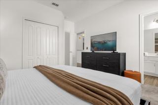 12 Bedrooms 11 Bathrooms Solterra 5406 Og - 1