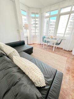 Cozy & Bright Flat Torremolinos Centre - Torremolinos - 9