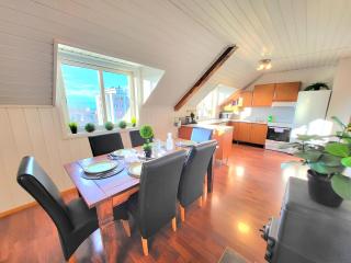 Sunset Penthouse, Fjord View & Parking - Trondheim - 3