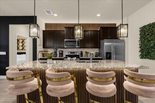 7 Bedrooms- 5,5 Baths- Windsor Island 3775 La - Davenport - 1