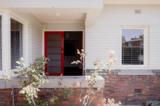 Spacious home near the Derwent in Sandy Bay - Sandy Bay - 5
