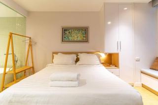 The Rixx Stylish in D1 at Ben Thanh with Netflix pool bathtub - 8