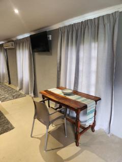 Sipres Cottage - Bloemfontein - 9