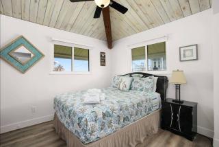6 BR Beach view -Sleeps 14 -Rolling with the flow - Galveston - 6