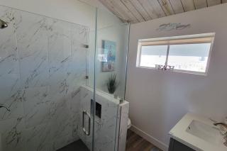 6 BR Beach view -Sleeps 14 -Rolling with the flow - Galveston - 3