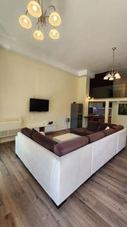 Debis' Downtown Sanctuary - Tirana - 5
