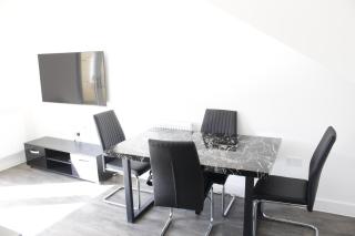 Home in Greenhithe - 3