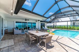 Waterfront 3 Bed 3 Bath Home with Panoramic Bay Views - Marco Island - 4