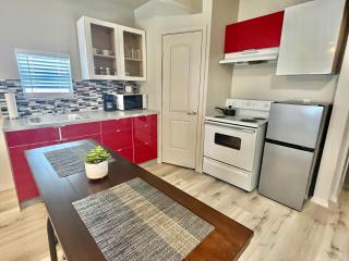 Great location in Midtown! - Houston - 6
