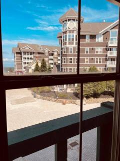 Close to Everything Ski In and Out - 3