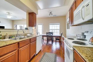 Half-Mi to Grand Lake Townhome with Hot Tub - Afton - 2