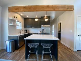 Timber & Tin C 2Bed 2Bath w Pool & Rooftop Deck - Kanab - 2