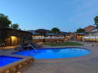 Timber & Tin D 2Bed 2Bath w Pool & Rooftop Deck - Kanab - 6