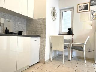 Gold Apartment On The Beach - Novalja - 5