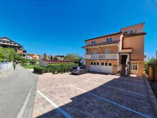 Apartments Dijana - Lopar - 0