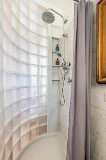 Glassy Apartment - Milan - 5