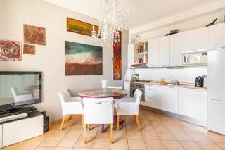 Glassy Apartment - Milan - 3
