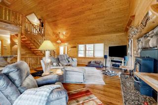 Dog-Friendly 2BR Cabin with pellet stove, W and D - 8
