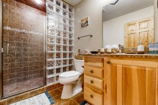 Dog-Friendly 2BR Cabin with pellet stove, W and D - 1