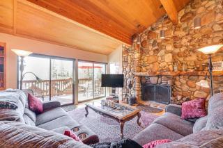 1 Mi to Lake Tahoe Home with Hot Tub and Decks - Tahoe City - 6