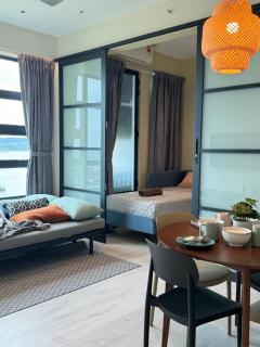 Jesselton Quay l Family Suite l Deluxe l Sunset Seaview l 2R1B l 5 pax - Kota Kinabalu - 9