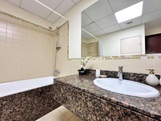 Stunning Marina Views - Sleeps 4 - 5