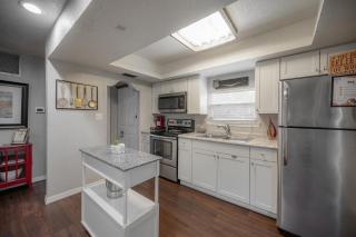 Hidden Couples loft Retreat in heights foodie district - Tampa - 7