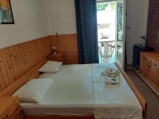 Family-friendly apartments with swimming pool Brela, Makarska - 22910 - 6
