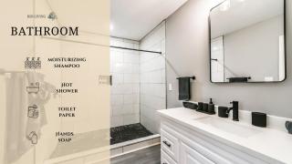 Comfy 5BR Holiday Home with Hot Tub, 10min from NGR Stadium - Houston - 8