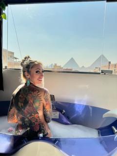 Pharaoh jacuzzi pyramids view - Cairo - 0