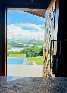 Chalé com borda infinita vista para represa - Joanópolis - 5
